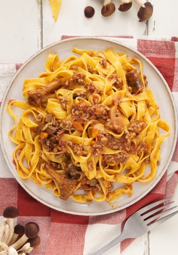 Ricetta Pasta al Ragù con i Funghi