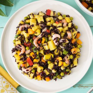 Riso Venere con Verdure, Gamberetti e Ananas