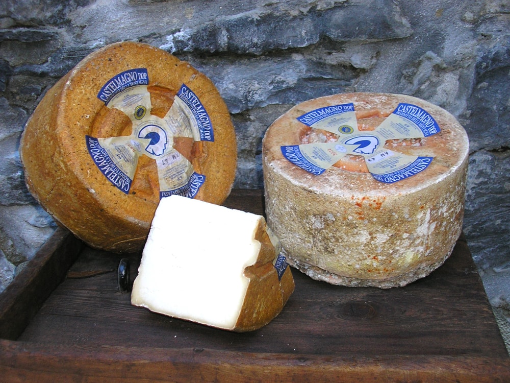 Allarme Escherichia coli, formaggio Castelmagno DOP ritirato dal commercio