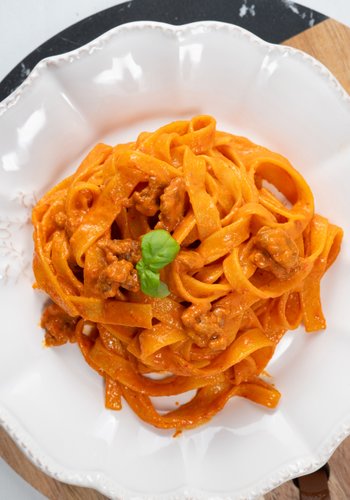 Ricetta Pasta con Crema di Peperoni e Salsiccia