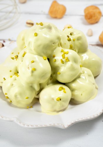 Ricetta Profiterole al Pistacchio