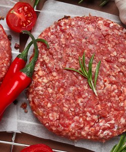 Allarme salmonella, Maxi Richiamo di Hamburger dai Supermercati: ecco la marca e i lotti interessati