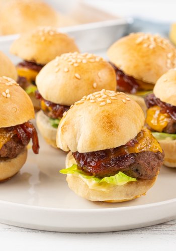 Ricetta Mini Hamburger con Cipolle Caramellate