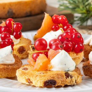 Crostini di Panettone e Salmone