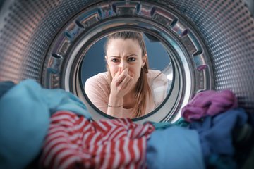 5 Trucchi per Pulire la Lavatrice e Togliere i Cattivi Odori