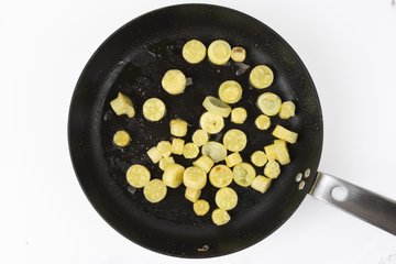 Ricetta Preparazione Anelli Di Zucchine Forno 7