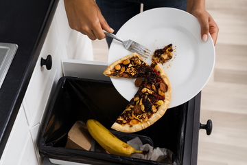 L’Italia Spreca Troppo Cibo: 7,3 Miliardi di Euro Nella Spazzatura