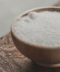 Attenzione all’Eritritolo: il dolcificante “innocuo” che potrebbe mettere a rischio il sistema vascolare