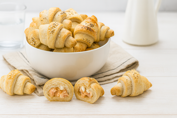 Ricetta Cornetti di Pasta Sfoglia al Salmone