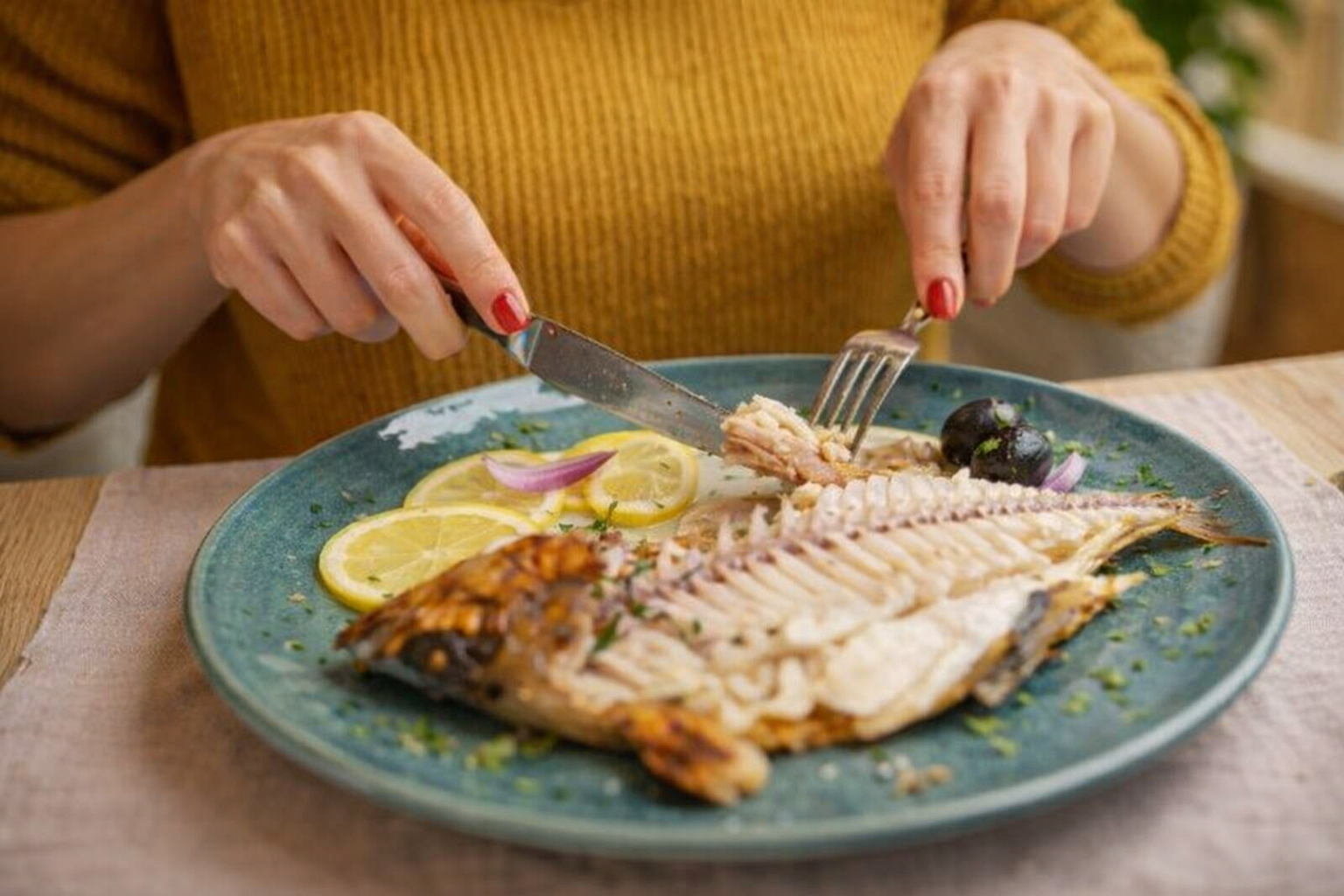 Pesce Piatto Donna Mangia