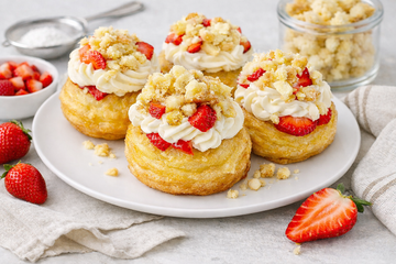 Ricetta Zeppole Mimosa con Crema Mascarpone e Fragole