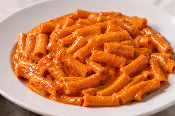 Maccheroni al Pettine con Crema di Peperoni e Burrata