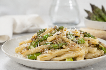 Pasta al Ragù Bianco e Asparagi