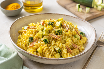 Ricetta Pasta Zucchine Pancetta e Curcuma