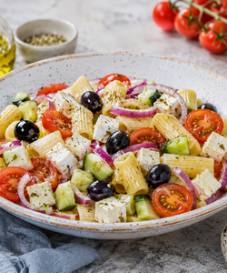 Ricetta Pasta Fredda alla Greca con Feta e Olive