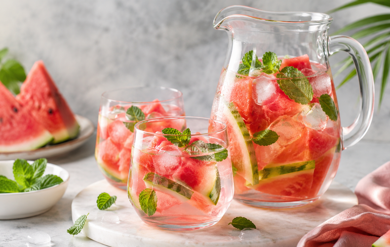 Acqua detox all’anguria: fresca, rossa e super idratante