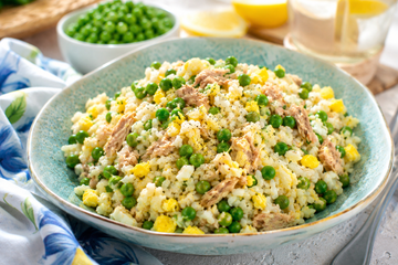 Insalata di Riso con Tonno, Uovo e Piselli