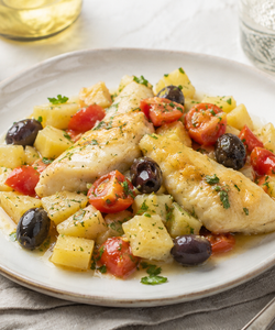 Ricetta Merluzzo in Padella con Patate, Olive e Pomodorini