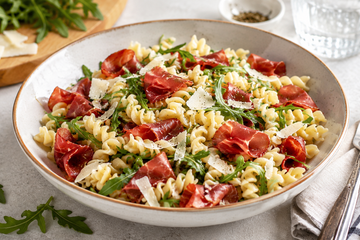 Pasta Fredda con Bresaola, Rucola e Grana