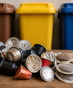 Capsule e cialde del caffè, dal 12 agosto cambia tutto: ecco cosa devi sapere prima di buttarle