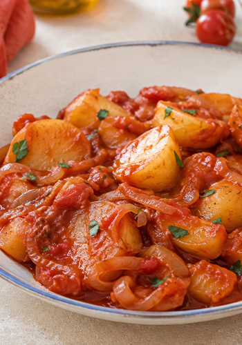 Ricetta Patate in Umido con Pomodoro e Cipolla