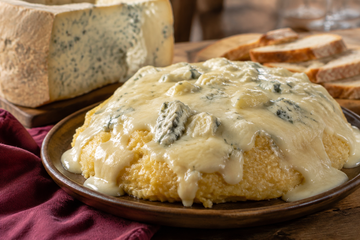A settembre torna la Festa del Gorgonzola: risotto, polenta e altre specialità con uno dei formaggi più amati d’Italia