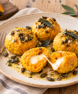 Ricetta Canederli di Zucca Ripieni di Formaggio
