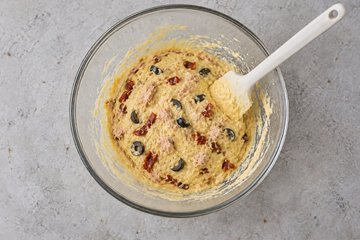 Albero di Natale Salato con Tonno, Pomodori Secchi e Olive: passo 4