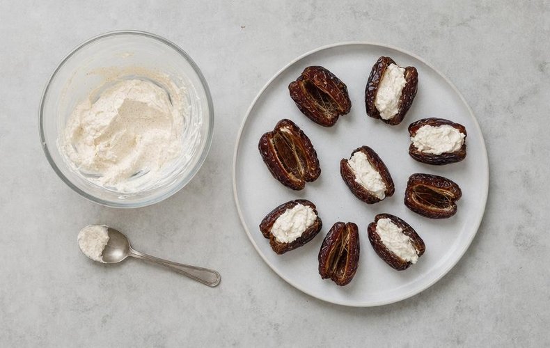 Datteri Ripieni di Ricotta e Mandorle: passo 3