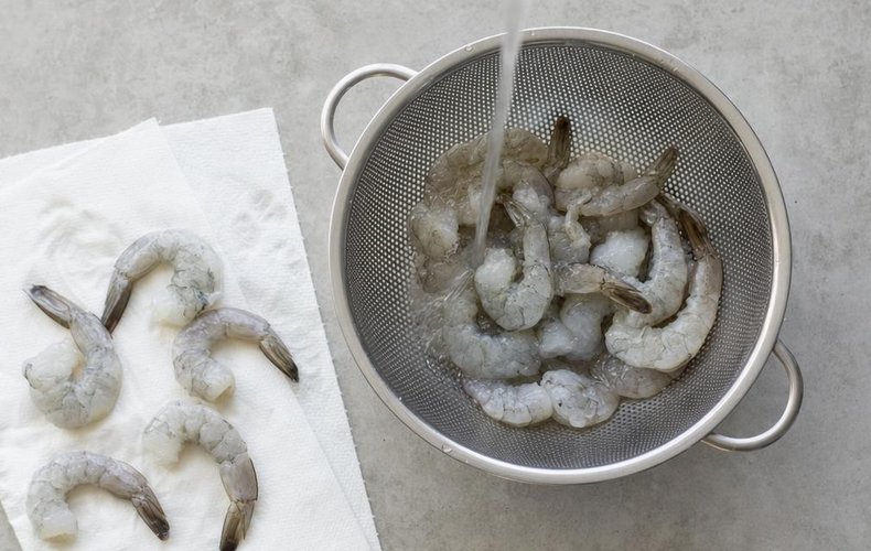 Gamberi Aglio e Peperoncino: passo 1