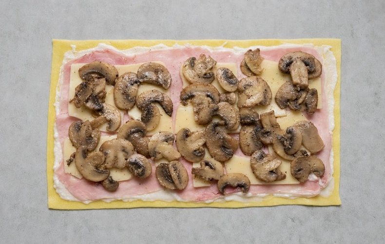 Girelle di Lasagna Prosciutto e Funghi: passo 5