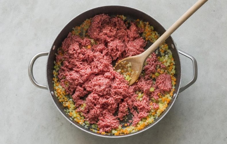 Lasagne con Ragù di Carne e Cavolo: passo 1