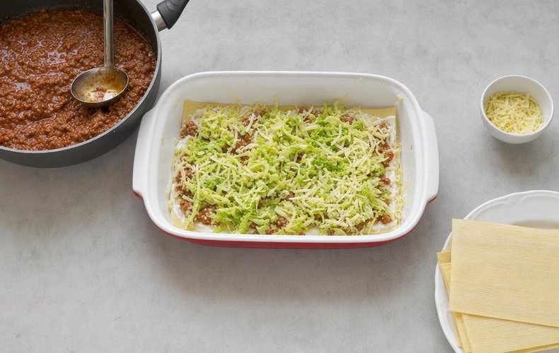 Lasagne con Ragù di Carne e Cavolo: passo 5