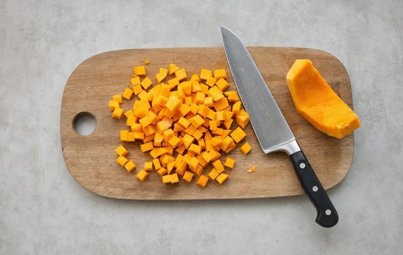 Mini Torte Salate di Sfoglia con Zucca e Gorgonzola: passo 1