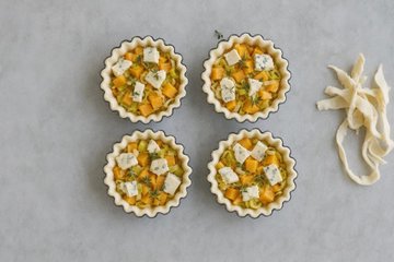 Mini Torte Salate di Sfoglia con Zucca e Gorgonzola: passo 3