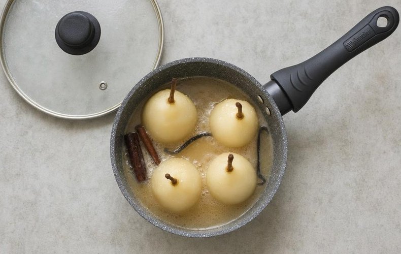 Pere Cotte con Salsa al Caramello e Caffè: passo 3