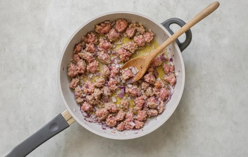 Risotto al Vino Rosso e Salsiccia: passo 2