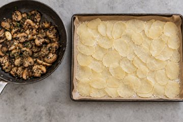 Rotolo di Patate, Funghi e Scamorza: passo 3