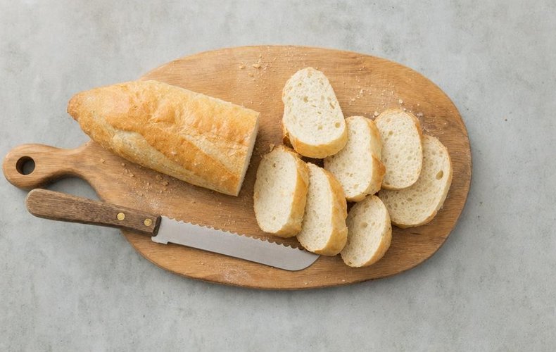 Tartine con Salame e Olive: passo 1