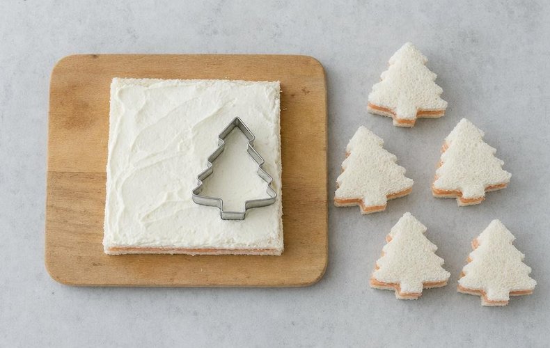 Tramezzini Alberelli di Natale con Salmone e Pistacchio: passo 4