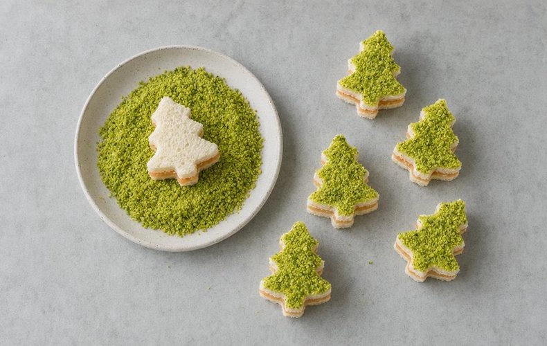 Tramezzini Alberelli di Natale con Salmone e Pistacchio: passo 5
